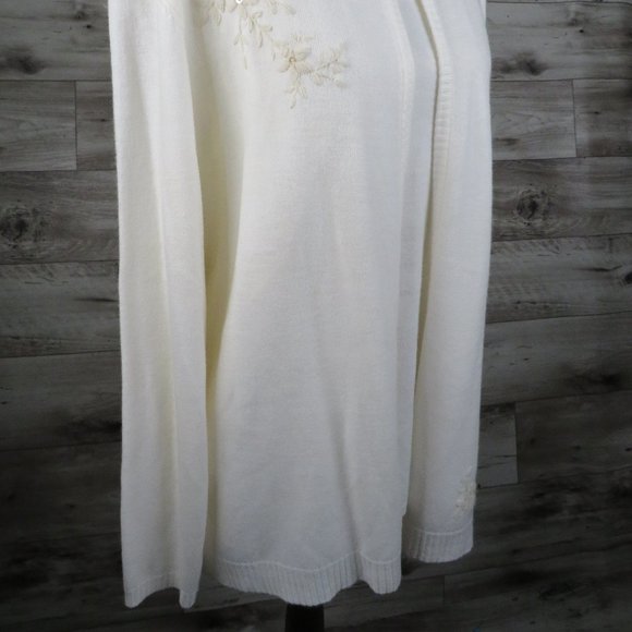 Laura Scott* Women's Long Sleeve Crew Neck Straight Hem Embroider Sweater~20/22W - Picture 3 of 16
